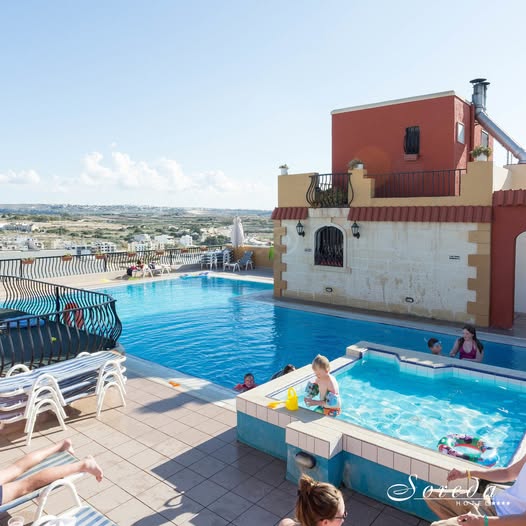 Soreda Hotel Rooftop Pool